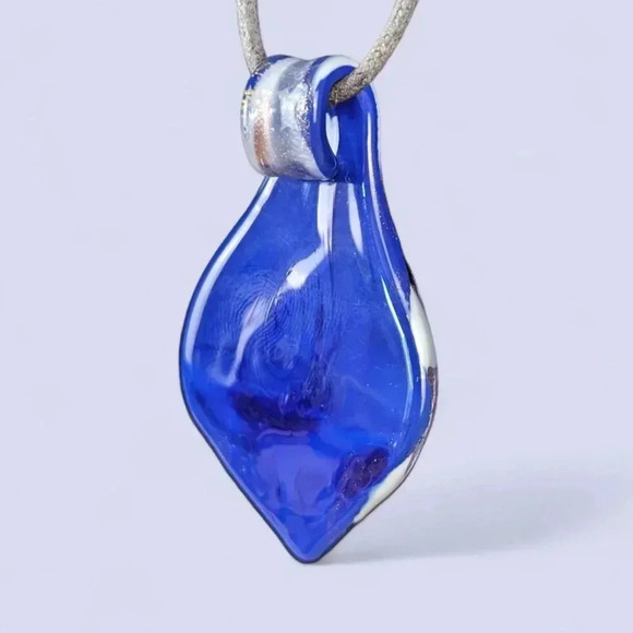 (2/$20) Vintage Murano Art Glass Blue Leaf Pendant - Picture 4 of 6